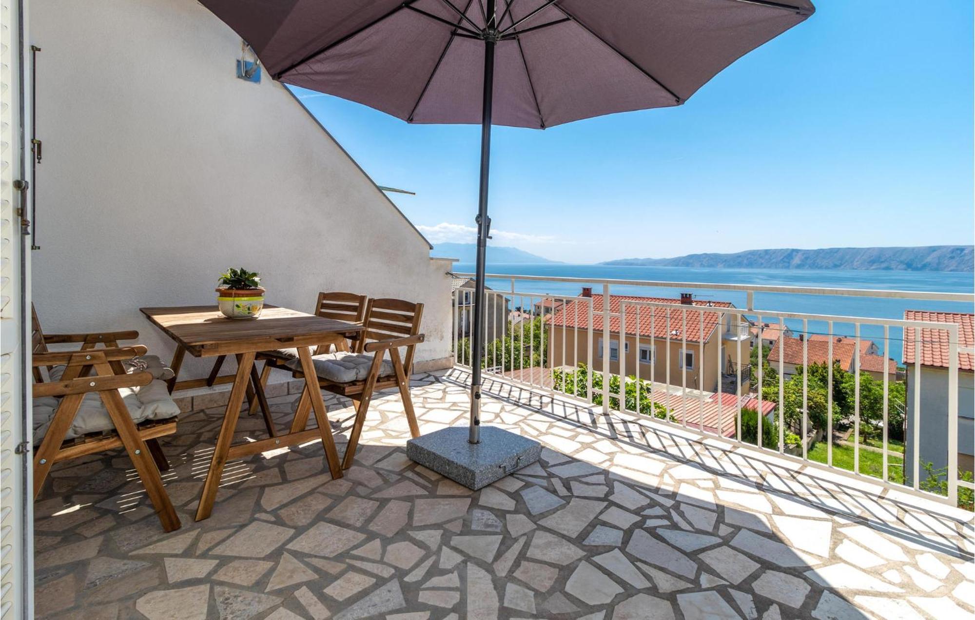 Amazing apartment in Novi Vinodolski with 1 Bedrooms&WiFi Buitenkant foto