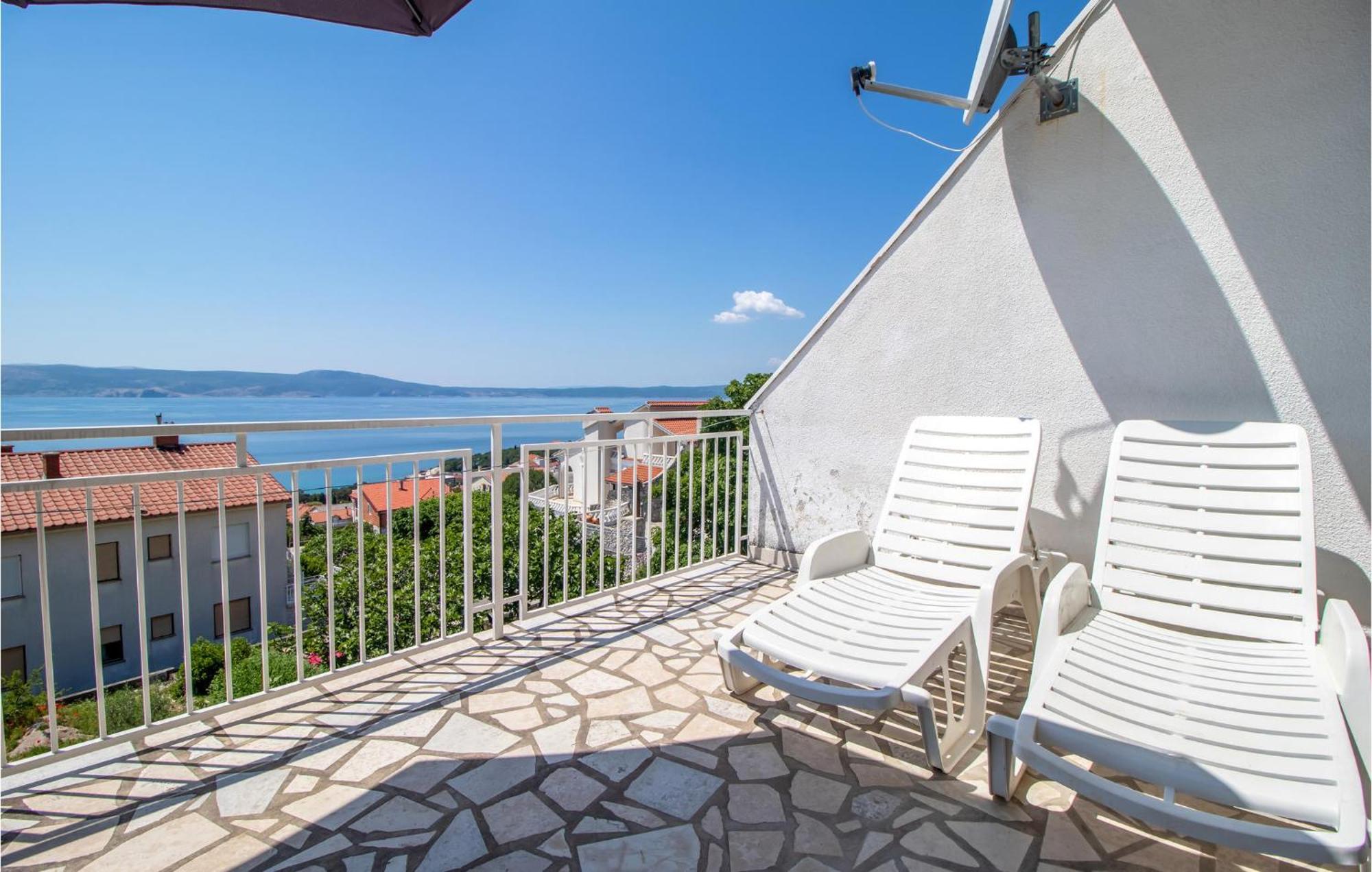 Amazing apartment in Novi Vinodolski with 1 Bedrooms&WiFi Buitenkant foto